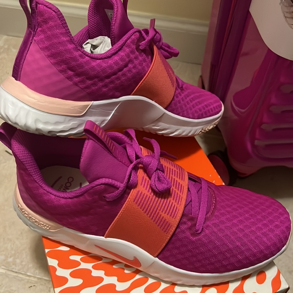 Womens New NWT Nike Renew